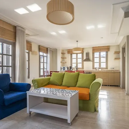 Glamorous Flat With Jacuzzi Near Hadrians Gate Holiday home *